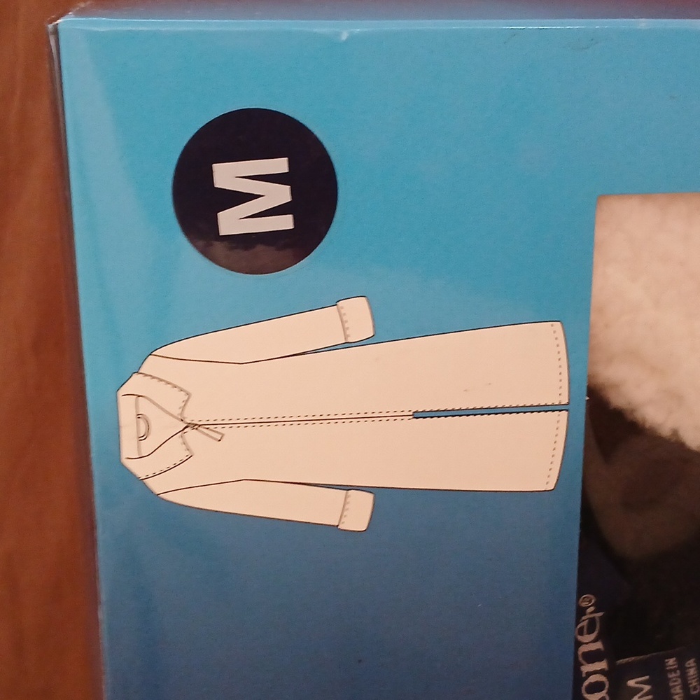 Isotoner Plush Robe - Picture 2 of 12